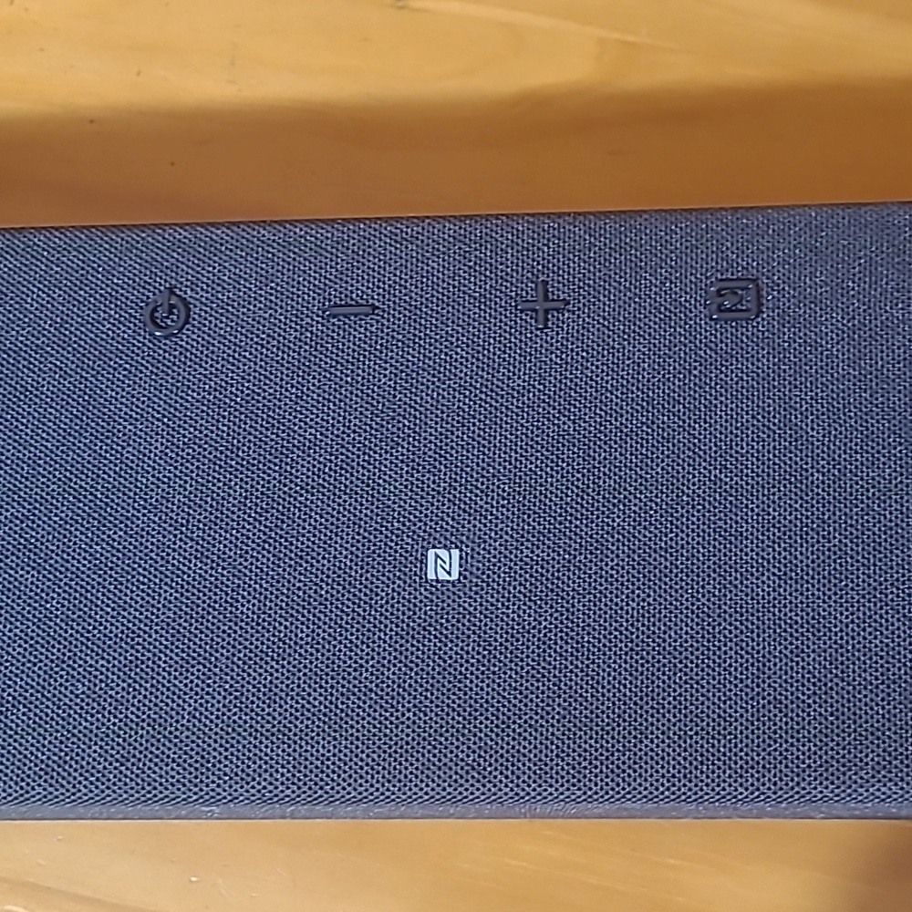 Samsung Soundbar (Like New) - Picture 4 of 12